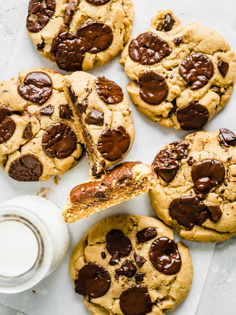 Nutella Stuffed Peanut Butter Cookies - DreamyBaker